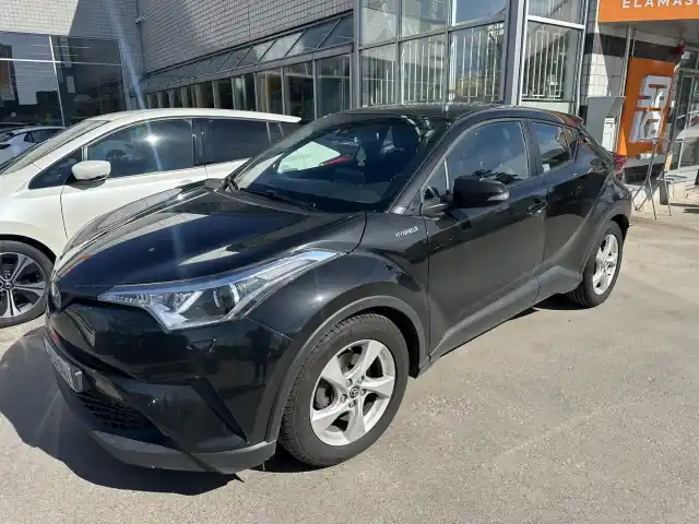 Musta Maastoauto, Toyota C-HR – JLJ-941