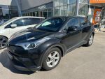 Musta Maastoauto, Toyota C-HR – JLJ-941, kuva 2