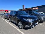 Musta Maastoauto, Mitsubishi Outlander PHEV – JLK-139, kuva 1