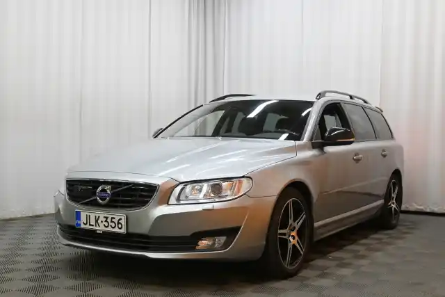 Harmaa Farmari, Volvo V70 – JLK-356