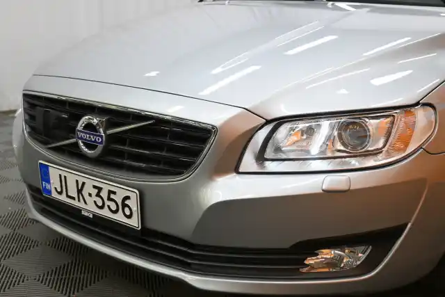 Harmaa Farmari, Volvo V70 – JLK-356