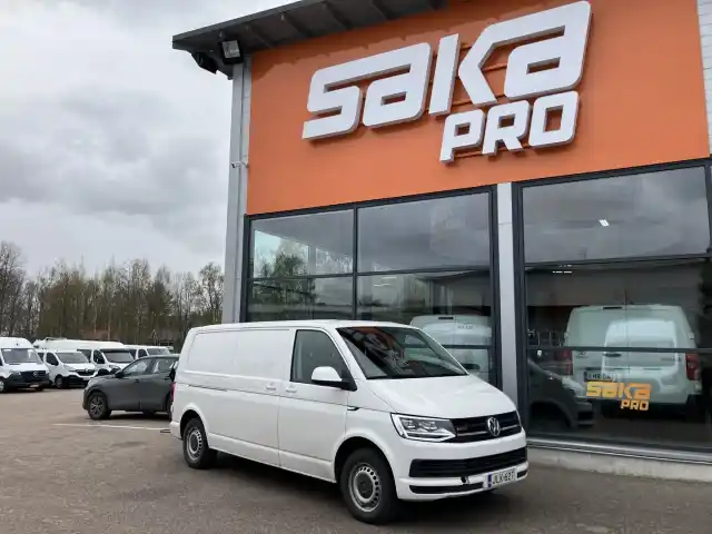 Valkoinen Pakettiauto, Volkswagen Transporter – JLK-627