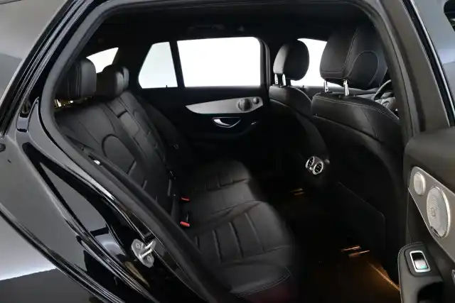 Musta Farmari, Mercedes-Benz C – JLK-844