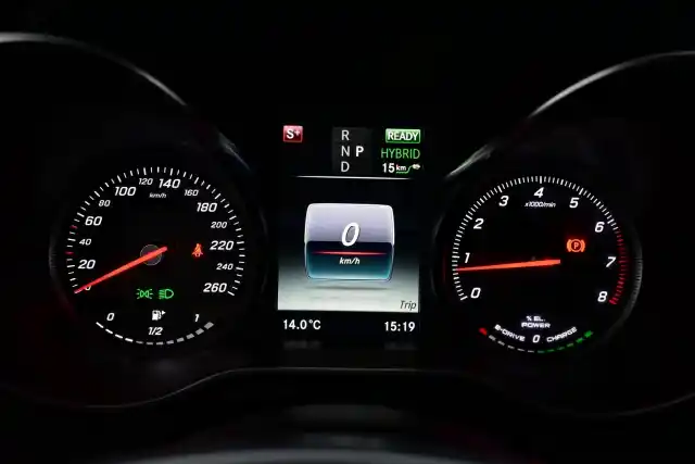 Musta Farmari, Mercedes-Benz C – JLK-844