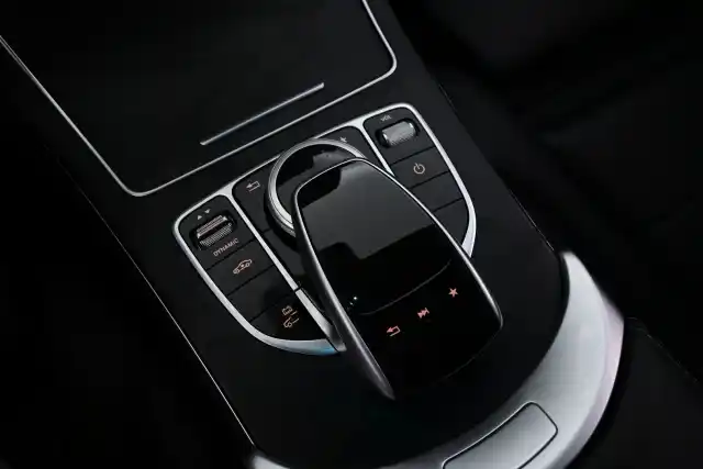 Musta Farmari, Mercedes-Benz C – JLK-844