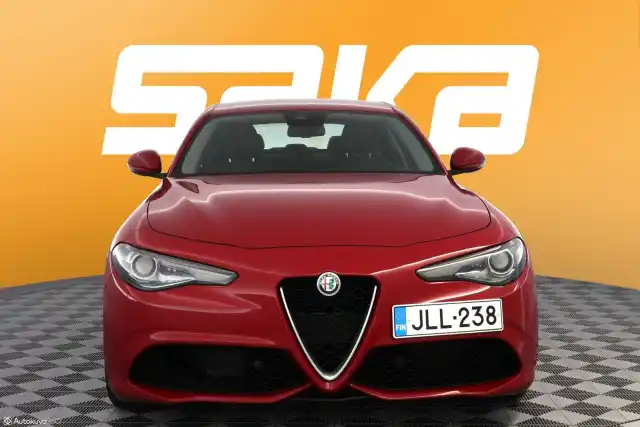 Punainen Sedan, Alfa Romeo Giulia – JLL-238