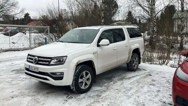 Valkoinen Avolava, Volkswagen Amarok – JLL-272