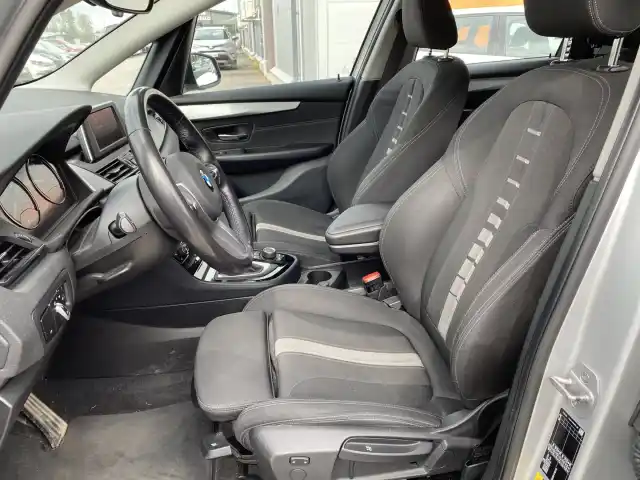 Hopea Tila-auto, BMW 225 – JLN-447