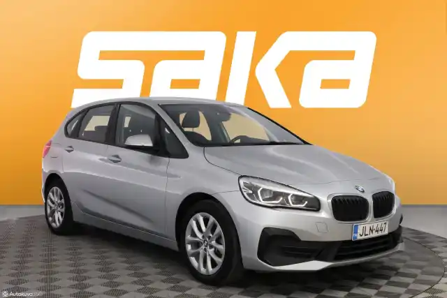 Hopea Tila-auto, BMW 225 – JLN-447