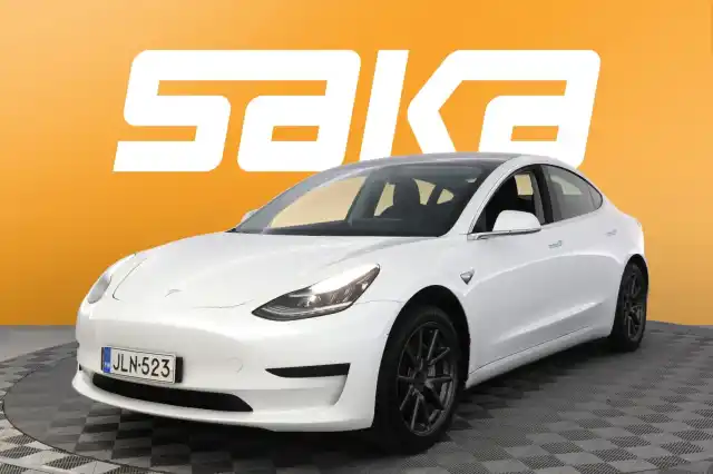 Valkoinen Sedan, Tesla Model 3 – JLN-523