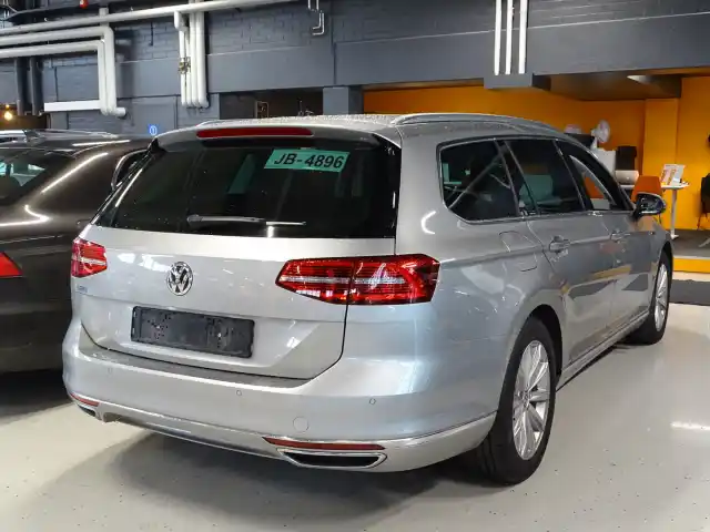 Hopea Farmari, Volkswagen Passat – JLN-598