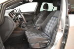 Harmaa Viistoperä, Volkswagen Golf – JLN-611, kuva 4