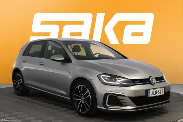 Harmaa Viistoperä, Volkswagen Golf – JLN-611