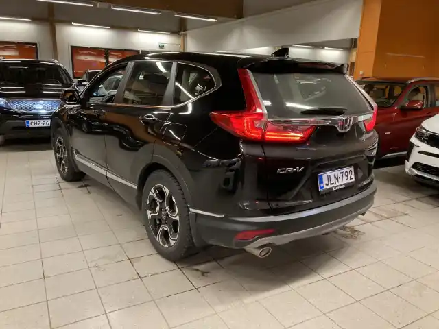 Musta Maastoauto, Honda CR-V – JLN-792