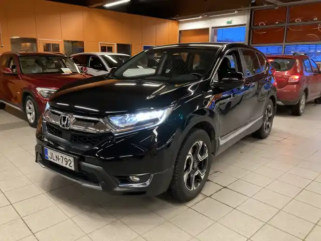 Musta Maastoauto, Honda CR-V – JLN-792