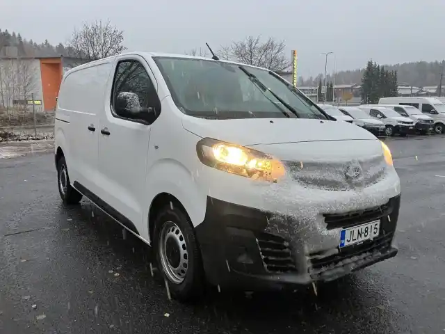 Valkoinen Pakettiauto, Opel Vivaro – JLN-815