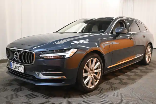 Sininen Farmari, Volvo V90 – JLN-877