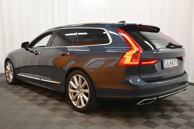 Sininen Farmari, Volvo V90 – JLN-877