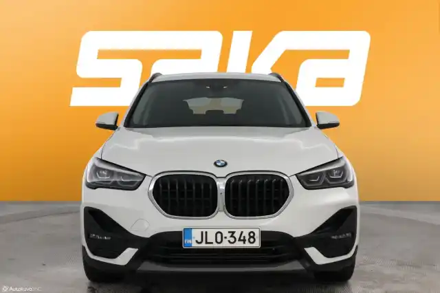 Valkoinen Maastoauto, BMW X1 – JLO-348