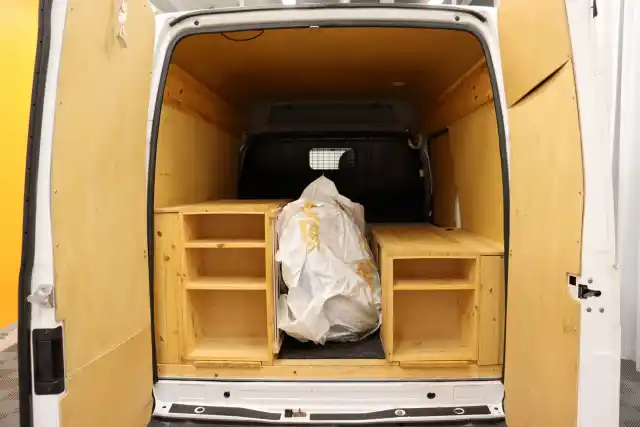 Valkoinen Pakettiauto, Ford Transit – JLO-477