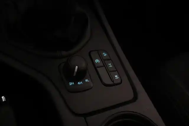 Valkoinen Avolava, Ford Ranger – JLO-733