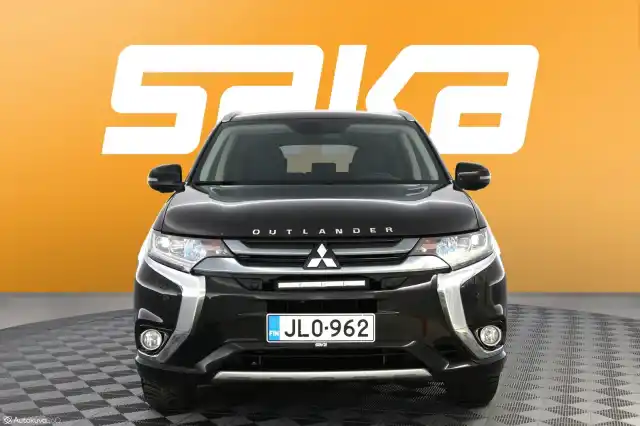 Musta Maastoauto, Mitsubishi Outlander PHEV – JLO-962