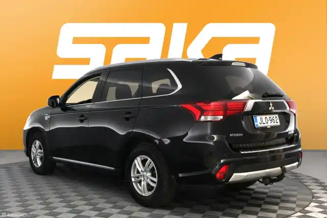 Musta Maastoauto, Mitsubishi Outlander PHEV – JLO-962