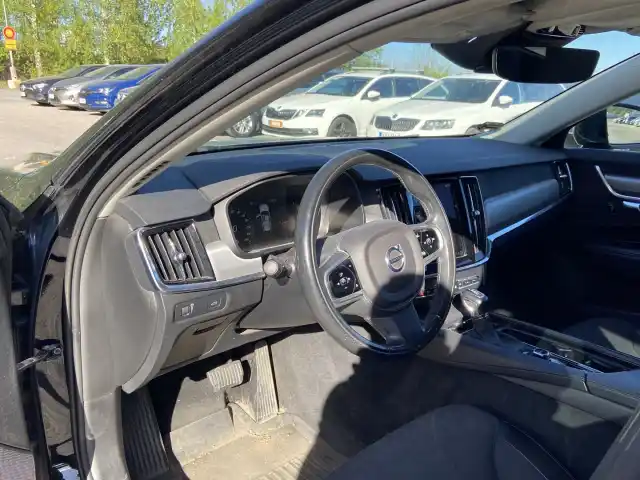 Musta Farmari, Volvo V90 – JLP-337
