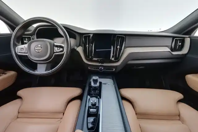 Musta Maastoauto, Volvo XC60 – JLP-442