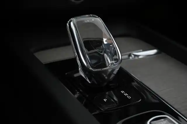 Musta Maastoauto, Volvo XC60 – JLP-442