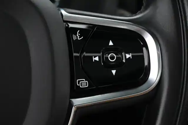 Musta Maastoauto, Volvo XC60 – JLP-442
