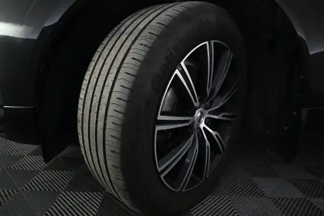 Musta Maastoauto, Volvo XC60 – JLP-442