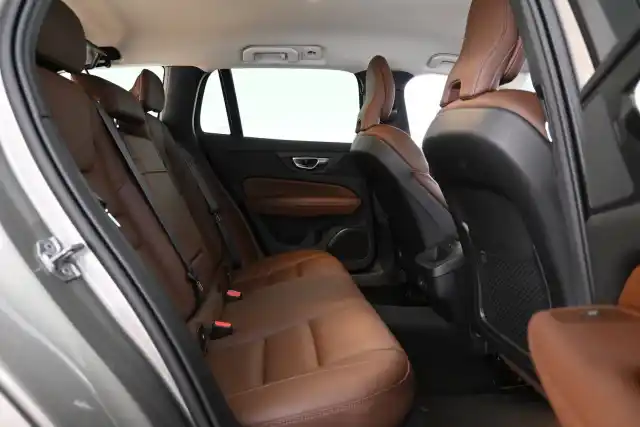 Harmaa Farmari, Volvo V60 – JLP-507