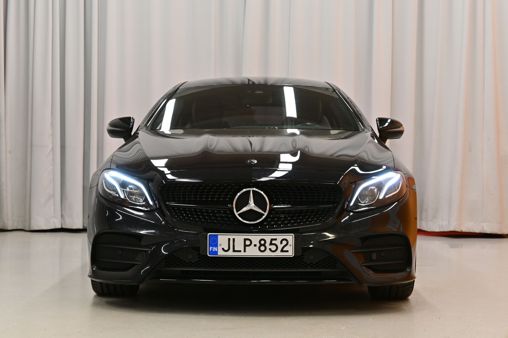Musta Coupe, Mercedes-Benz E – JLP-852