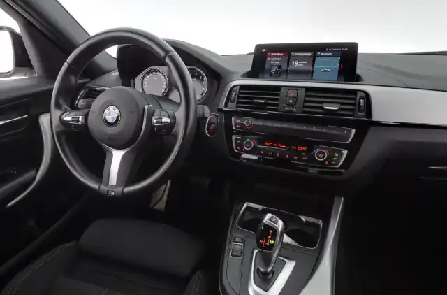 Valkoinen Viistoperä, BMW 118 – JLR-557