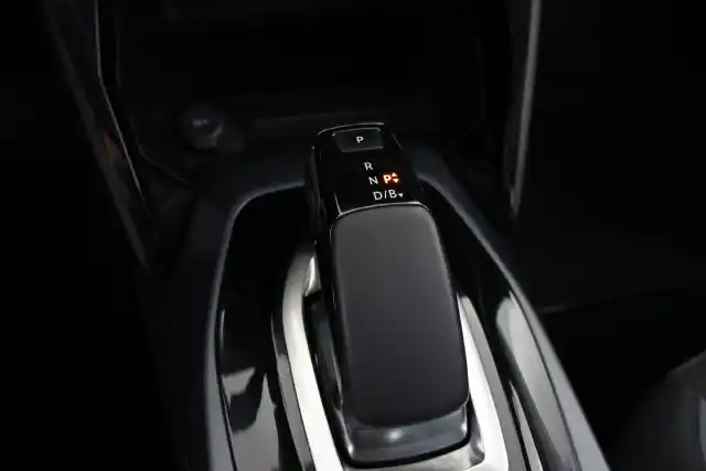Oranssi Maastoauto, Peugeot e-2008 – JLS-158