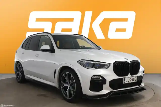 Valkoinen Maastoauto, BMW X5 – JLS-986