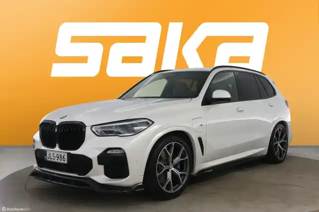 Valkoinen Maastoauto, BMW X5 – JLS-986