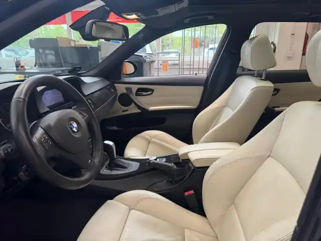 Musta Farmari, BMW 325 – JLT-583