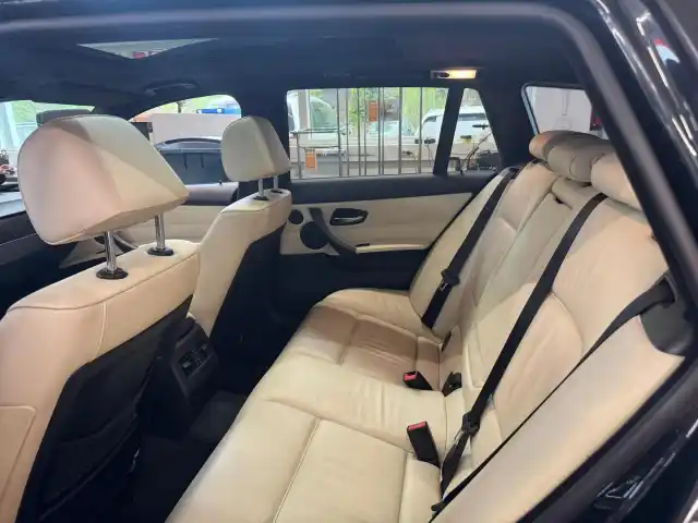 Musta Farmari, BMW 325 – JLT-583