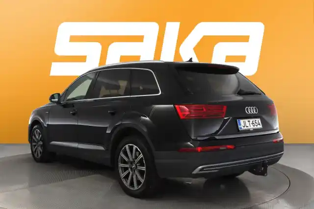 Musta Maastoauto, Audi Q7 – JLT-654