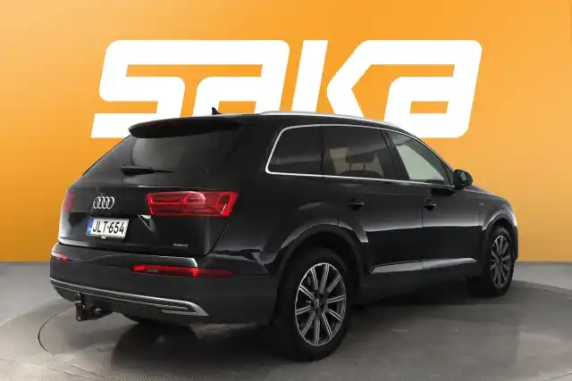 Musta Maastoauto, Audi Q7 – JLT-654