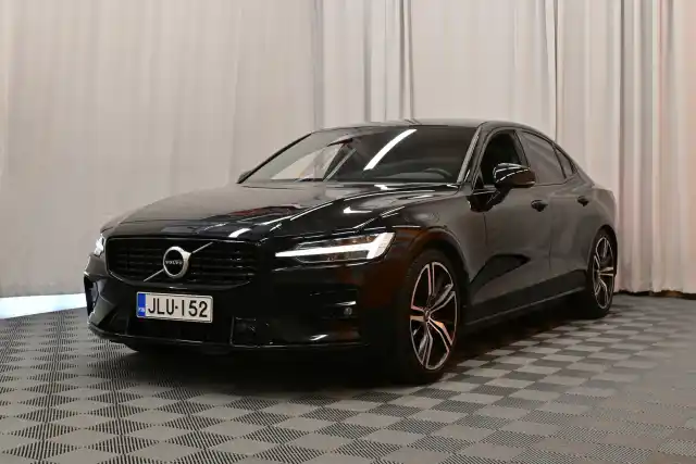 Musta Sedan, Volvo S60 – JLU-152