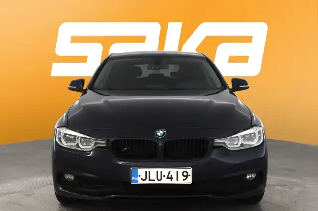 Sininen Farmari, BMW 318 – JLU-419