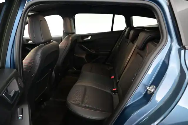 Sininen Farmari, Ford Focus – JLU-617
