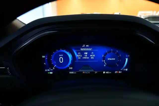 Sininen Farmari, Ford Focus – JLU-617