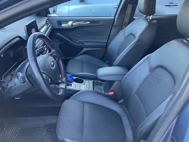 Sininen Farmari, Ford Focus – JLU-617