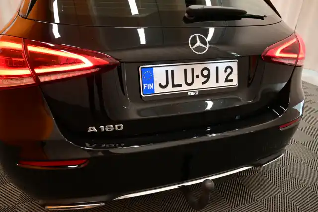 Musta Viistoperä, Mercedes-Benz A – JLU-912