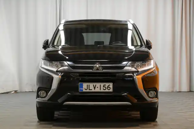 Musta Maastoauto, Mitsubishi Outlander PHEV – JLV-156