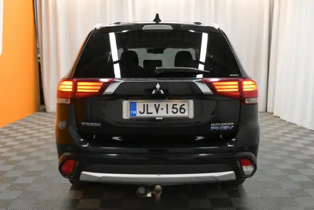 Musta Maastoauto, Mitsubishi Outlander PHEV – JLV-156